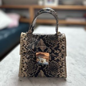 L.A.P.A handbag with crossbody strap Alligator leather